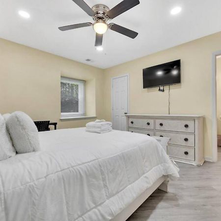 Cozy 2 Bedroom Duplex In Charlotte, Jacuzzi, Sleeps 6 Plus 2 Exterior foto