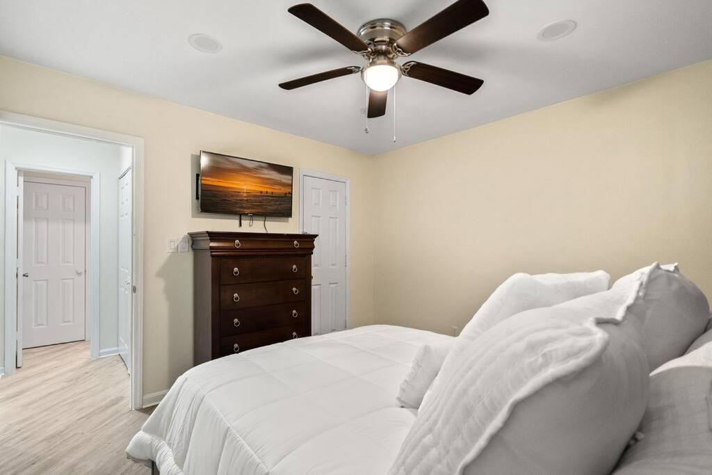 Cozy 2 Bedroom Duplex In Charlotte, Jacuzzi, Sleeps 6 Plus 2 Exterior foto